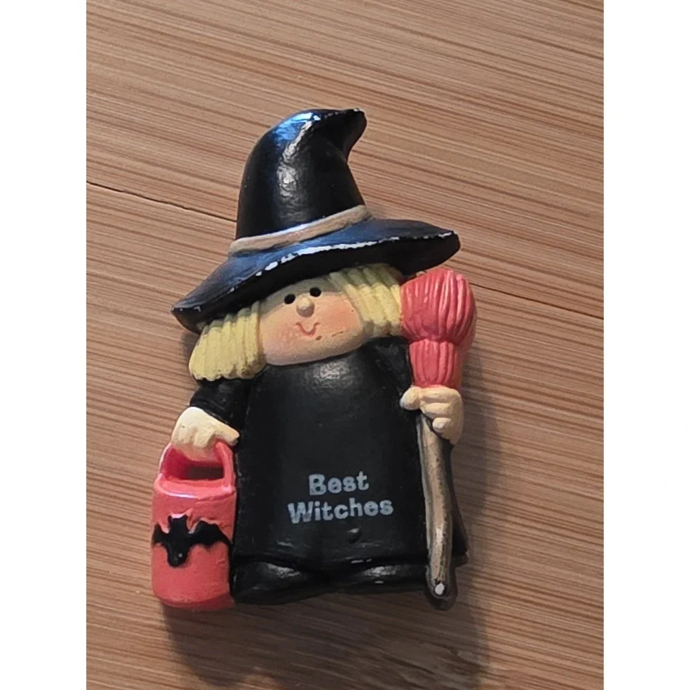 VINTAGE ENESCO BEST WITCHES BLONDE HAIR WITCH BROOM BAT HALLOWEEN PIN